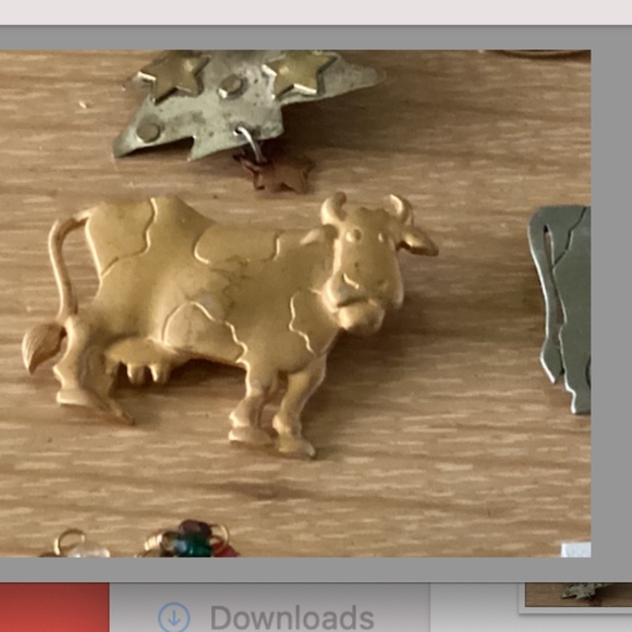 Cow Pins - Picture 2 of 2